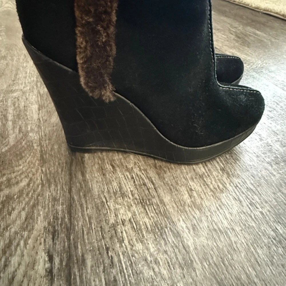 ANTEBI Cold Weather Suede Wedge Bootie 8